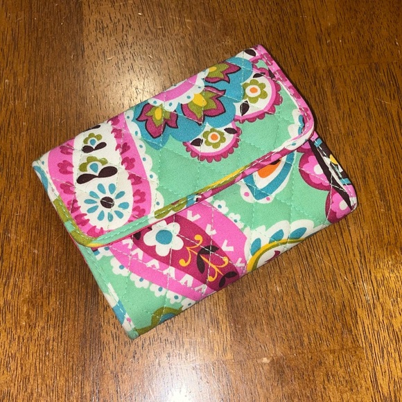 Vera Bradley Trifold Wallet With Snap - Picture 1 of 3